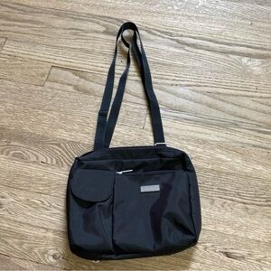 Baggallini Black Convertible Crossbody Travel Bag with Adjustable Strap
